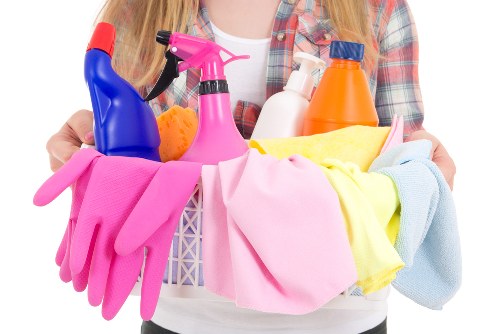 Kitchen deep clean included in move-out cleaning in Edgware