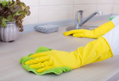 Local oven cleaner serving flats and homes in Edgware